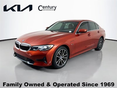 2022 BMW 3 Series 330e