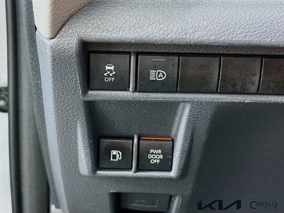 2023 Toyota Sienna LE