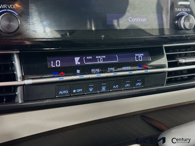 2023 Toyota Sienna LE