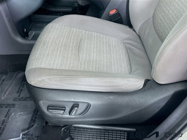 2023 Toyota Sienna LE