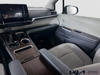 2023 Toyota Sienna LE