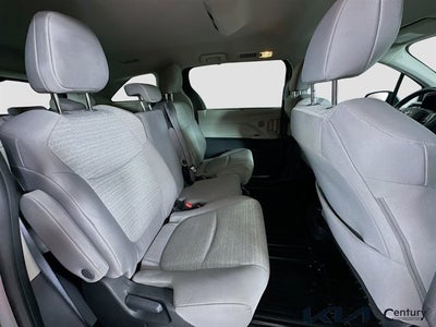 2023 Toyota Sienna LE