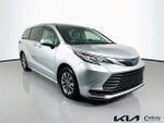 2023 Toyota Sienna LE