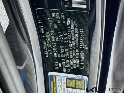 2024 Kia Carnival LX